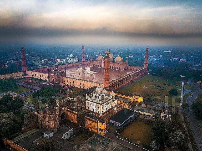 10 Best Places to Visit Lahore With Family 10 Best Places to Visit Lahore With Family