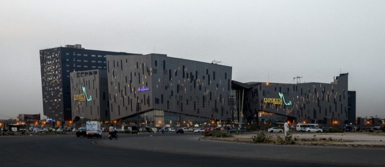 Best Shopping Malls in Lahore Pakistan 2025