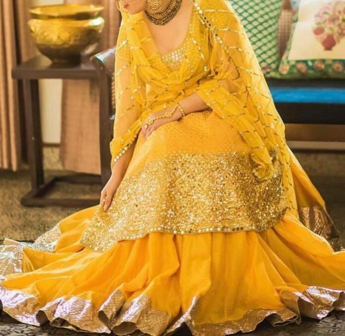 Mehndi Yellow Dress Design 696x678 