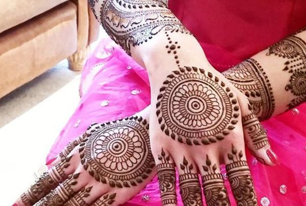 Glorifying Hands Latest Pakistani Mehndi Designs