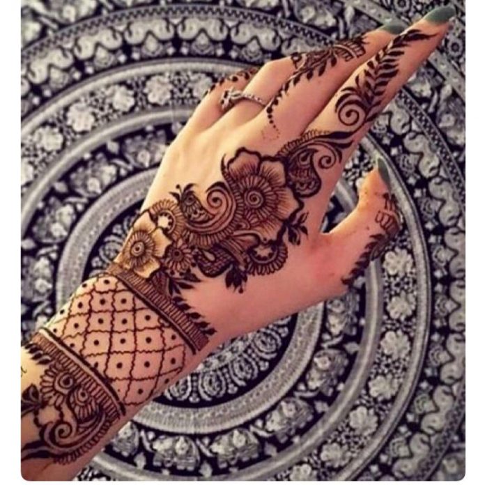 Latest Arabic Mehndi Designs For Girls 2022