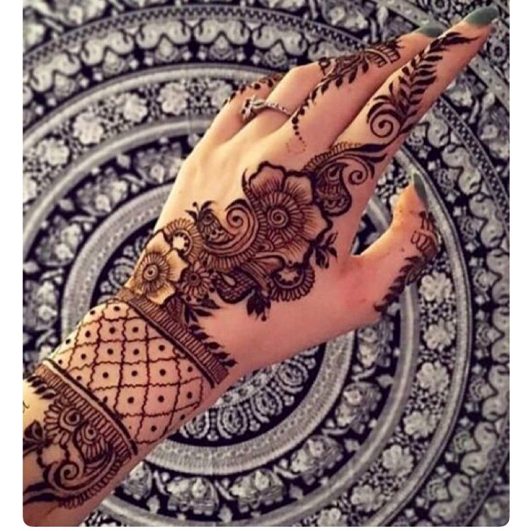 Latest Arabic Mehndi Designs Collection 2022-2023 for Hands Feet