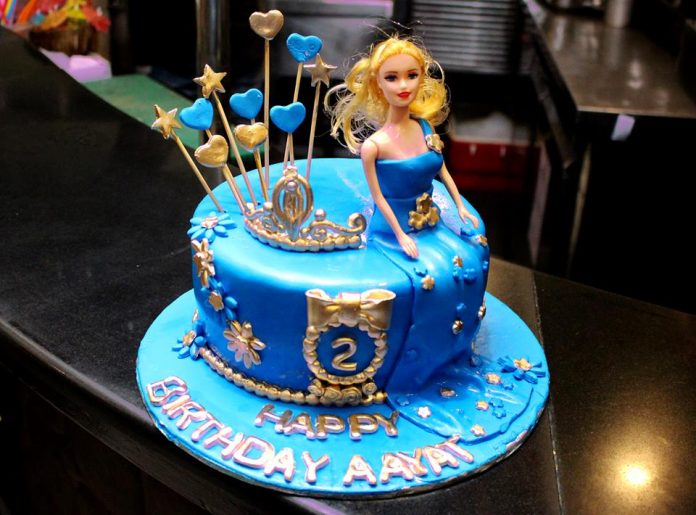 Customized cake in lahore birthday