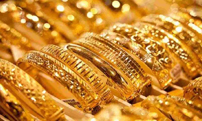 Reduction in the price of gold per tola in the country by thousands of rupees