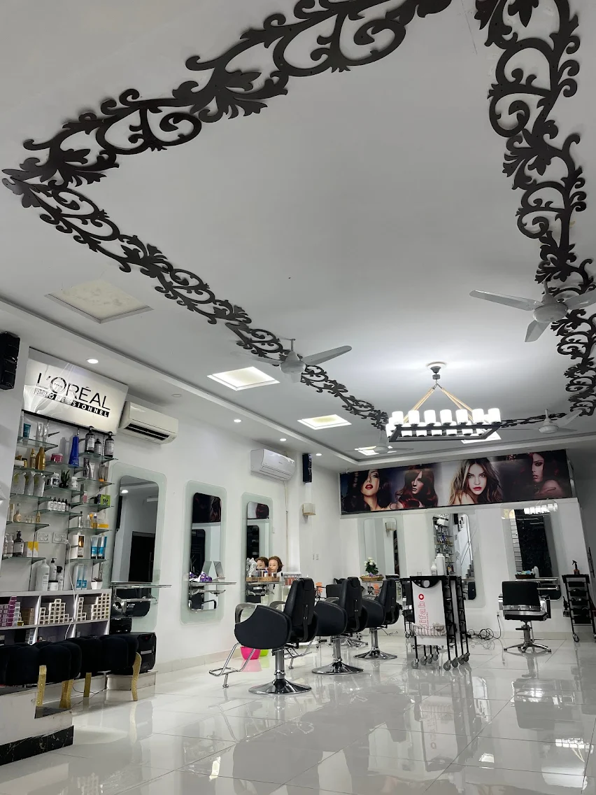 best beauty parlors in Rahim yar khan