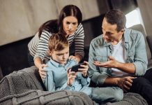 Mobile Parental Controls: Keeping Your Kids Safe Online